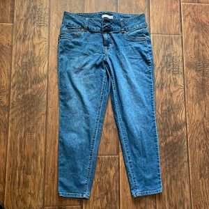 Ava & Alex jeans ankle. New with no tags.